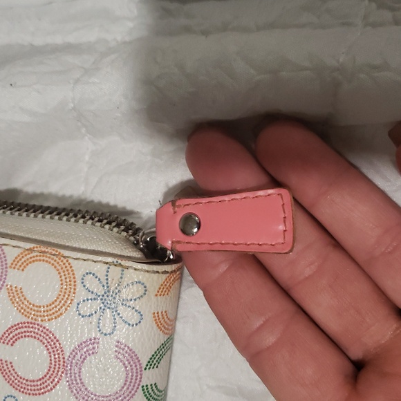 Coach - Picture 3 of 10